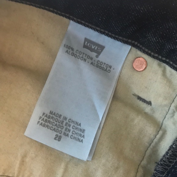 Levi’s denim shorts - Picture 5 of 8